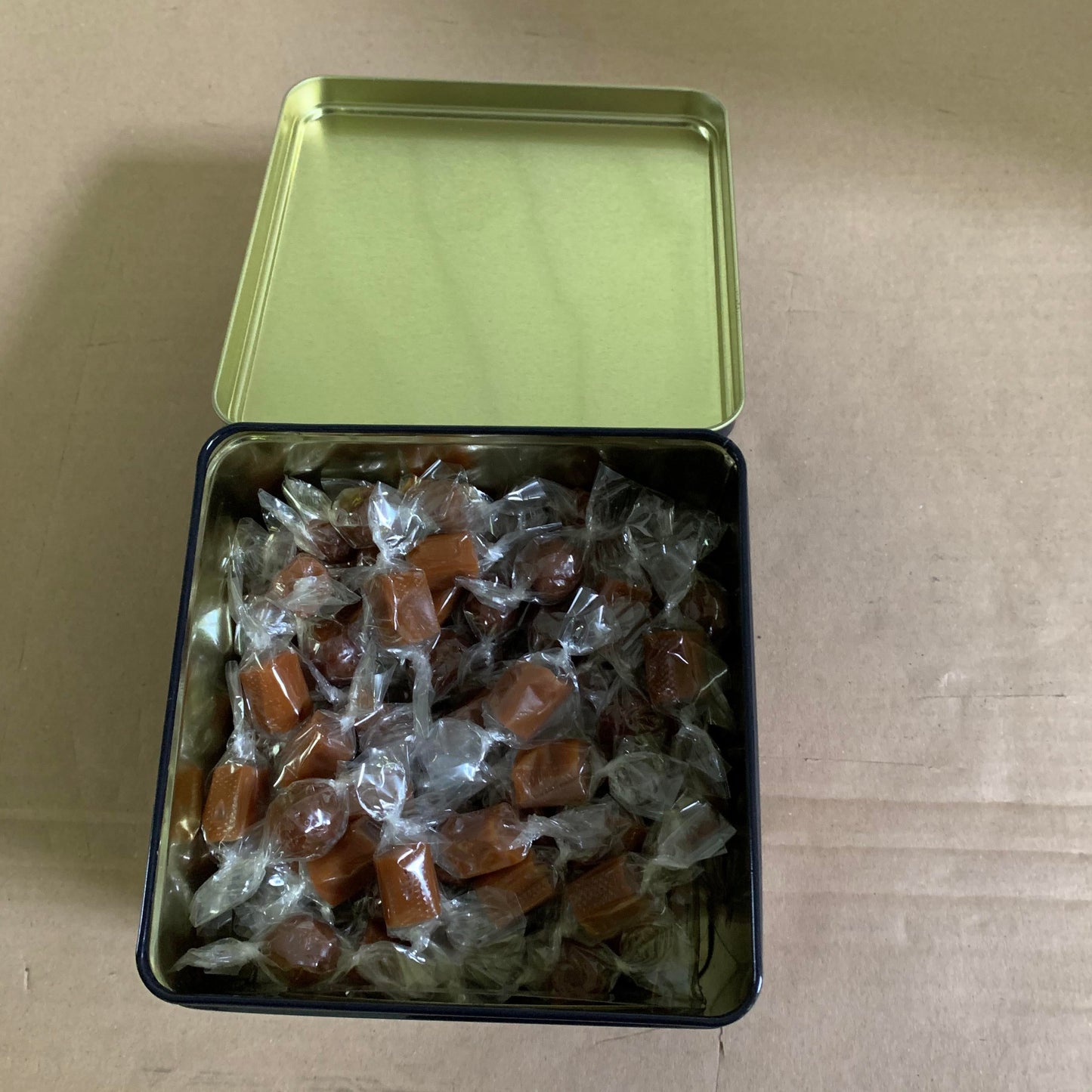 Mam Bio (Maison D'armorine) -- EOL Caramels bio servez vous (salidou) boîte métal